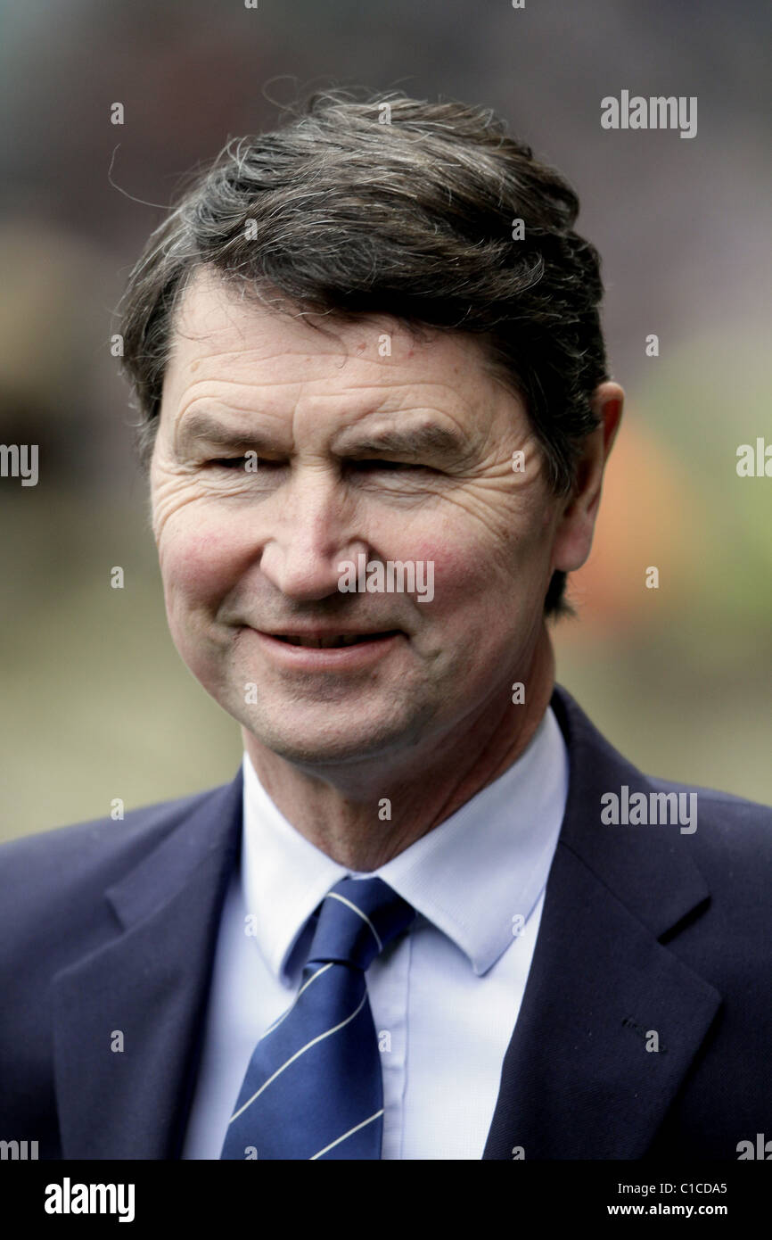 VIZEADMIRAL TIMOTHY LAURENCE verheiratet mit Prinzessin VIZEADMIRAL TWICKENHAM MIDDLESEX ENGLAND 13. März 2011 Stockfoto