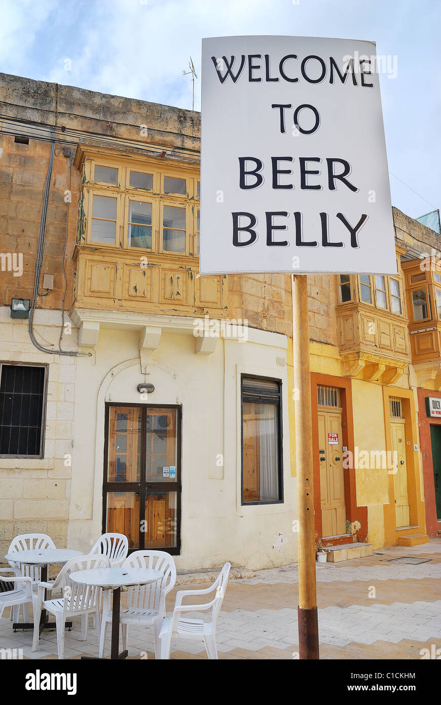 Willkommen bei Bierbauch - Malta Stockfoto