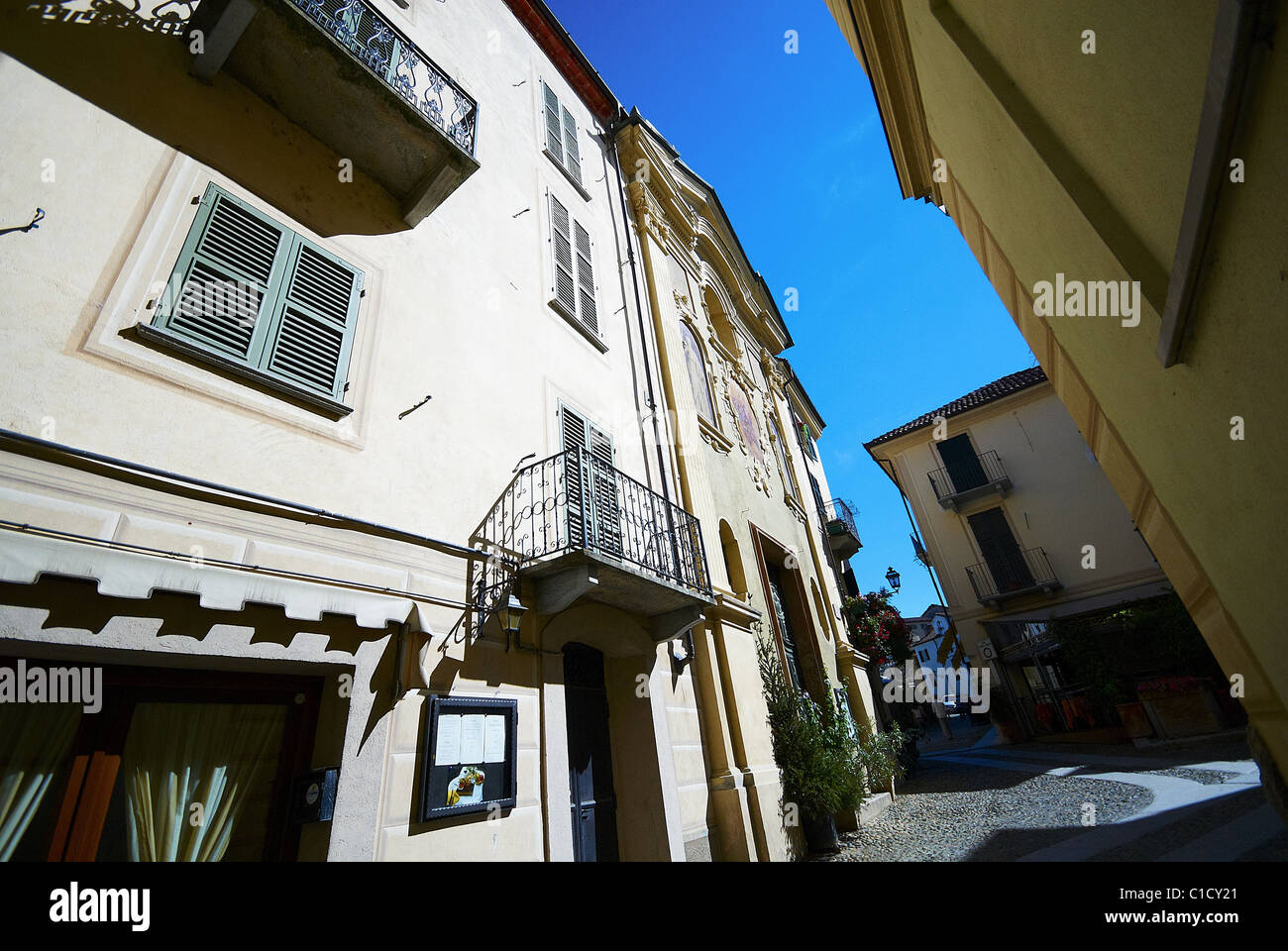 Acqui Terme durch die Art und Weise Details Freizeit alte Stadt, Piemont, Italien Stockfoto