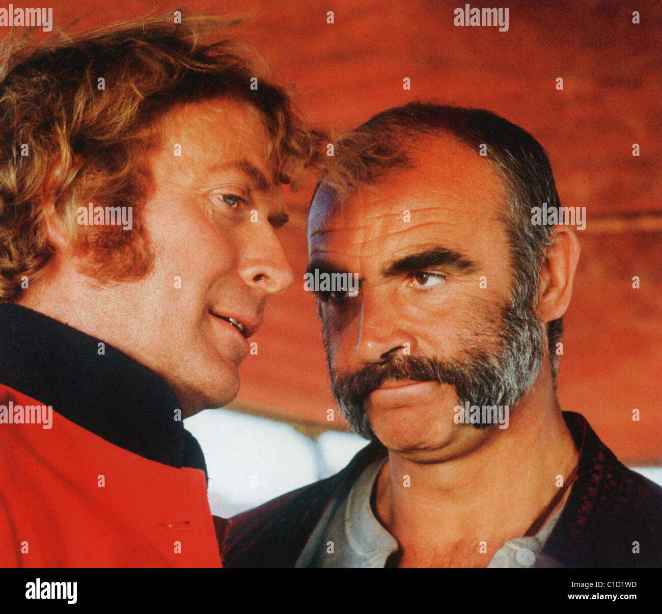 DER Mann, der würde sein König 1975 Allied Artists-Film mit Sean Connery und Michael Caine auf der linken Seite Stockfoto