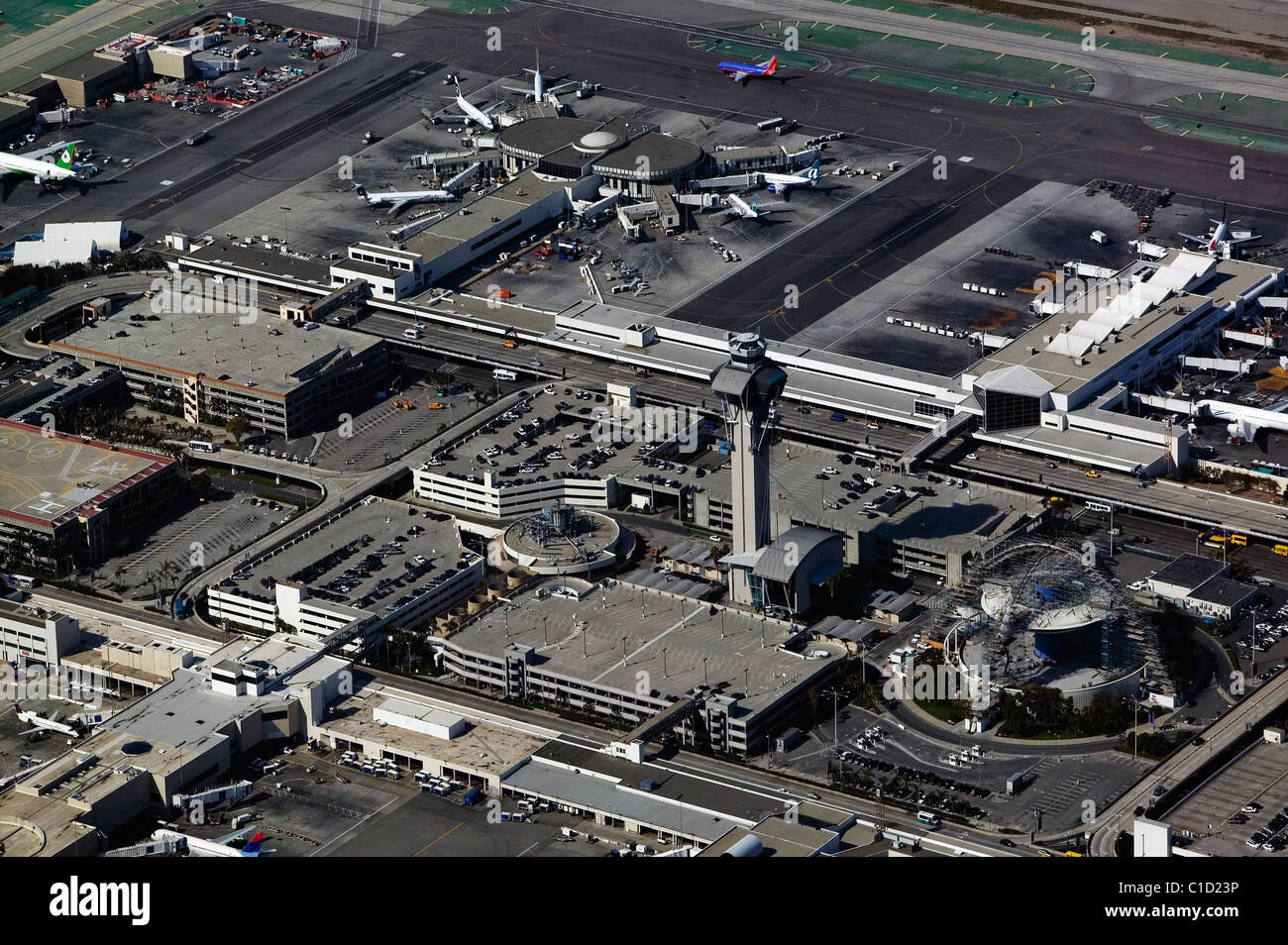 Luftaufnahme über FAA Kontrollturm Los Angeles International Airport LAX California Stockfoto