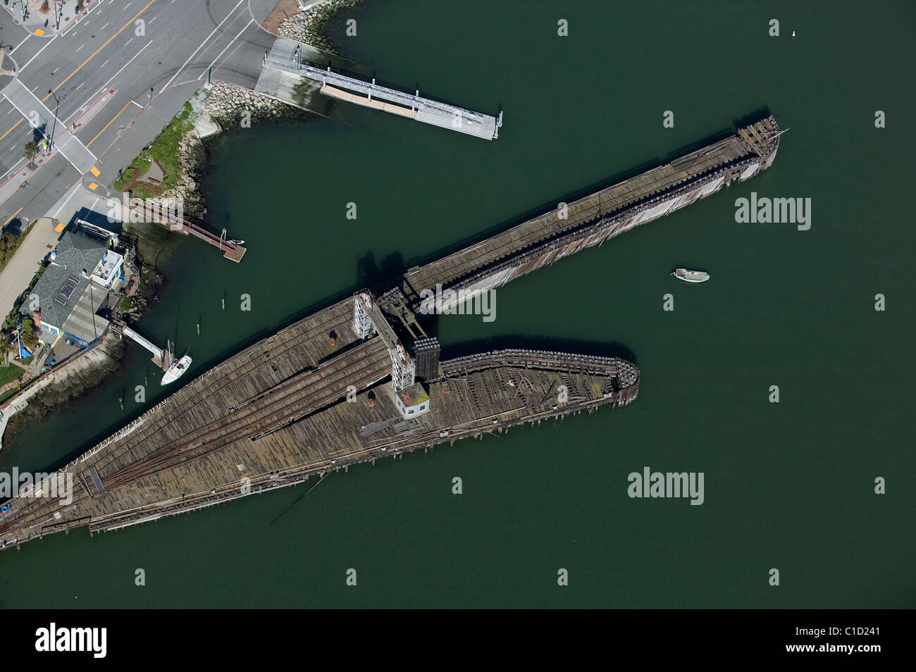 Luftaufnahme über dem verlassenen Eisenbahn Pier Potrero Point San Francisco Kalifornien Stockfoto