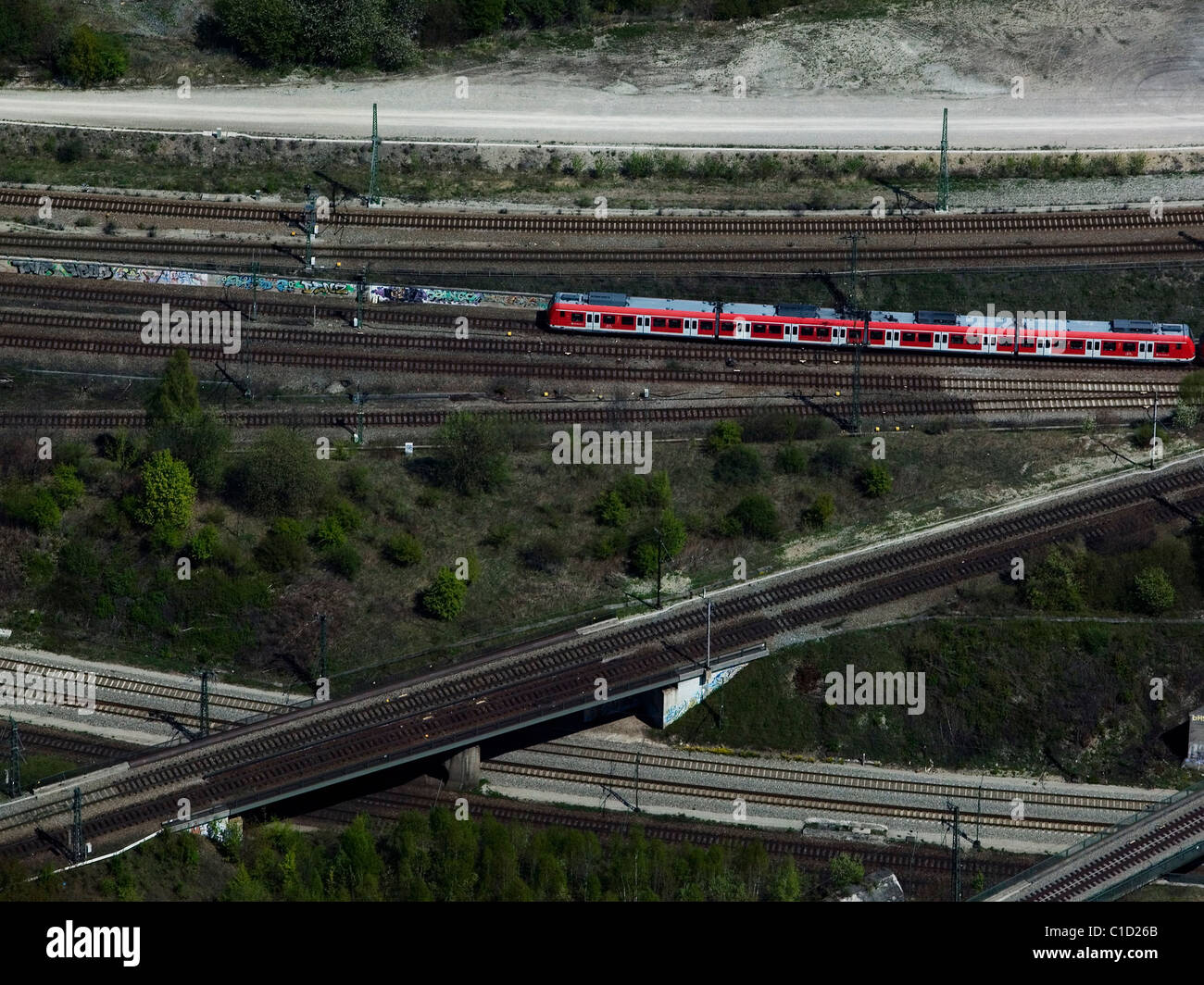 Luftaufnahme über Deutsche Bahn Passagier Zug Eisenbahn verfolgt in der Nähe von Hauptbahnhof München Stockfoto