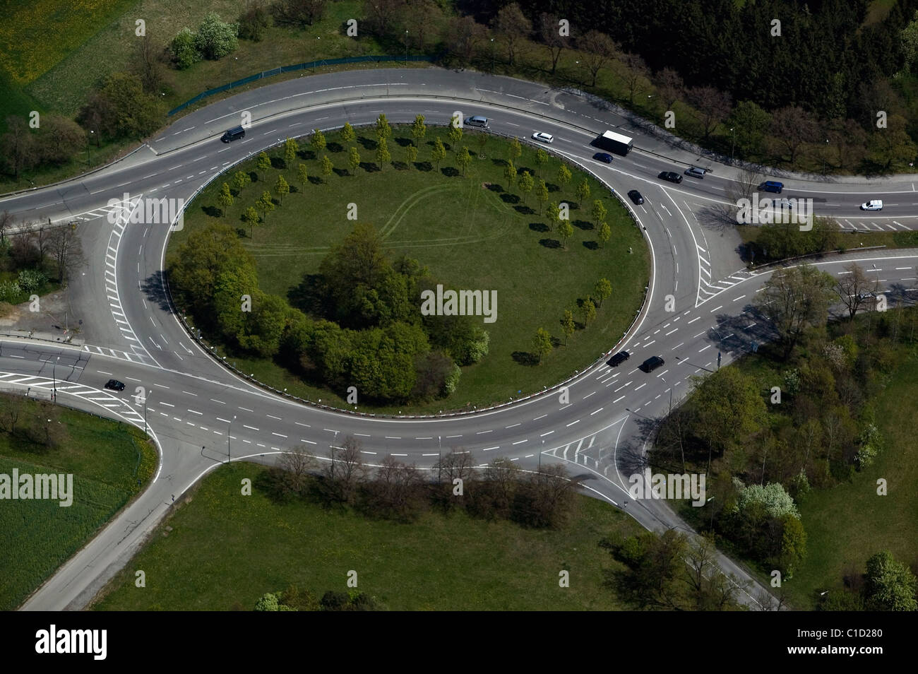 Luftaufnahme über Kreisverkehr West Side von München Stockfoto