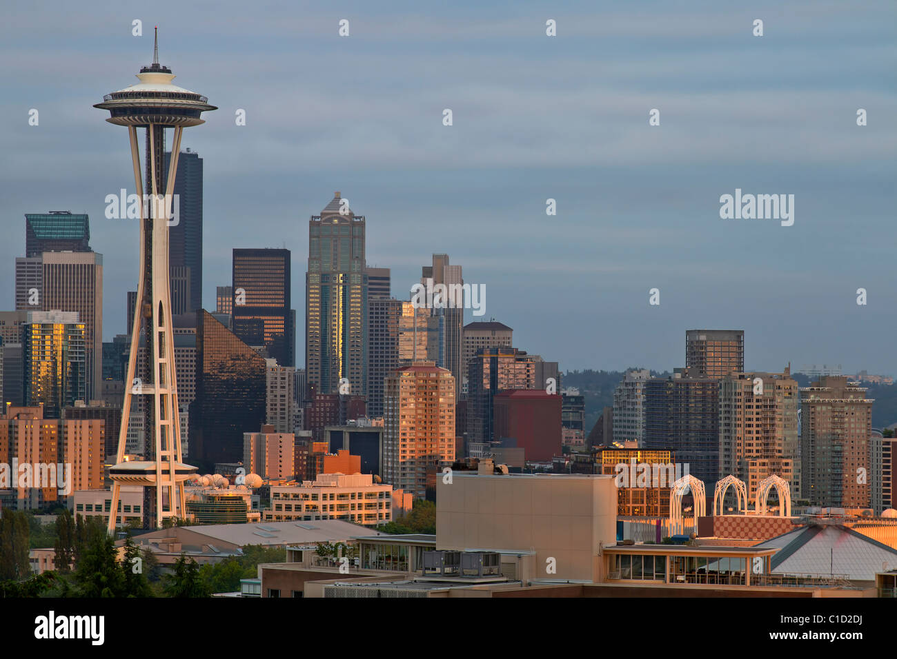 Sonnenuntergang über Seattle Washington und Space Needle Stockfoto
