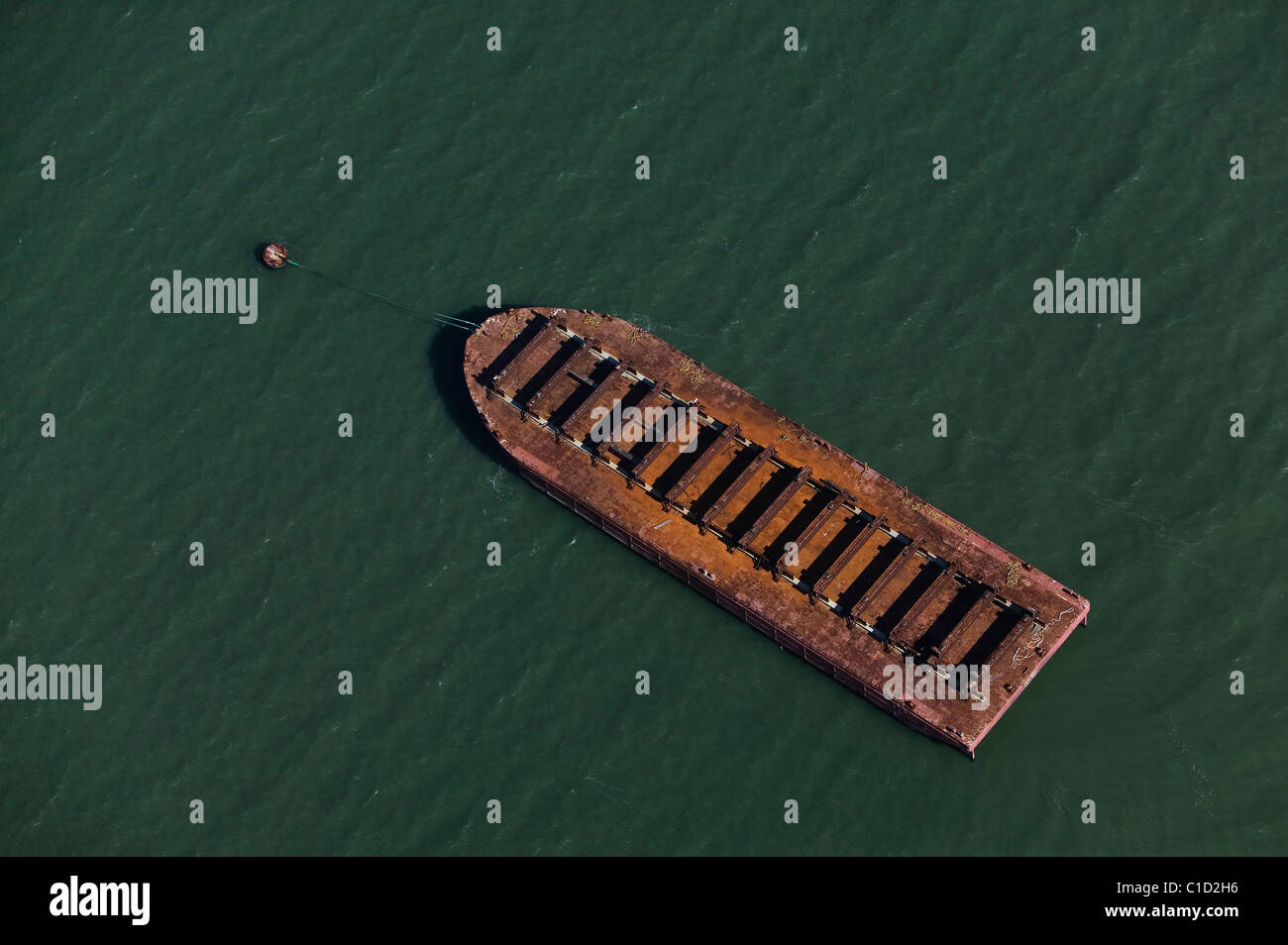 Luftbild oben Lastkahn verankert Bucht von San Francisco California Stockfoto