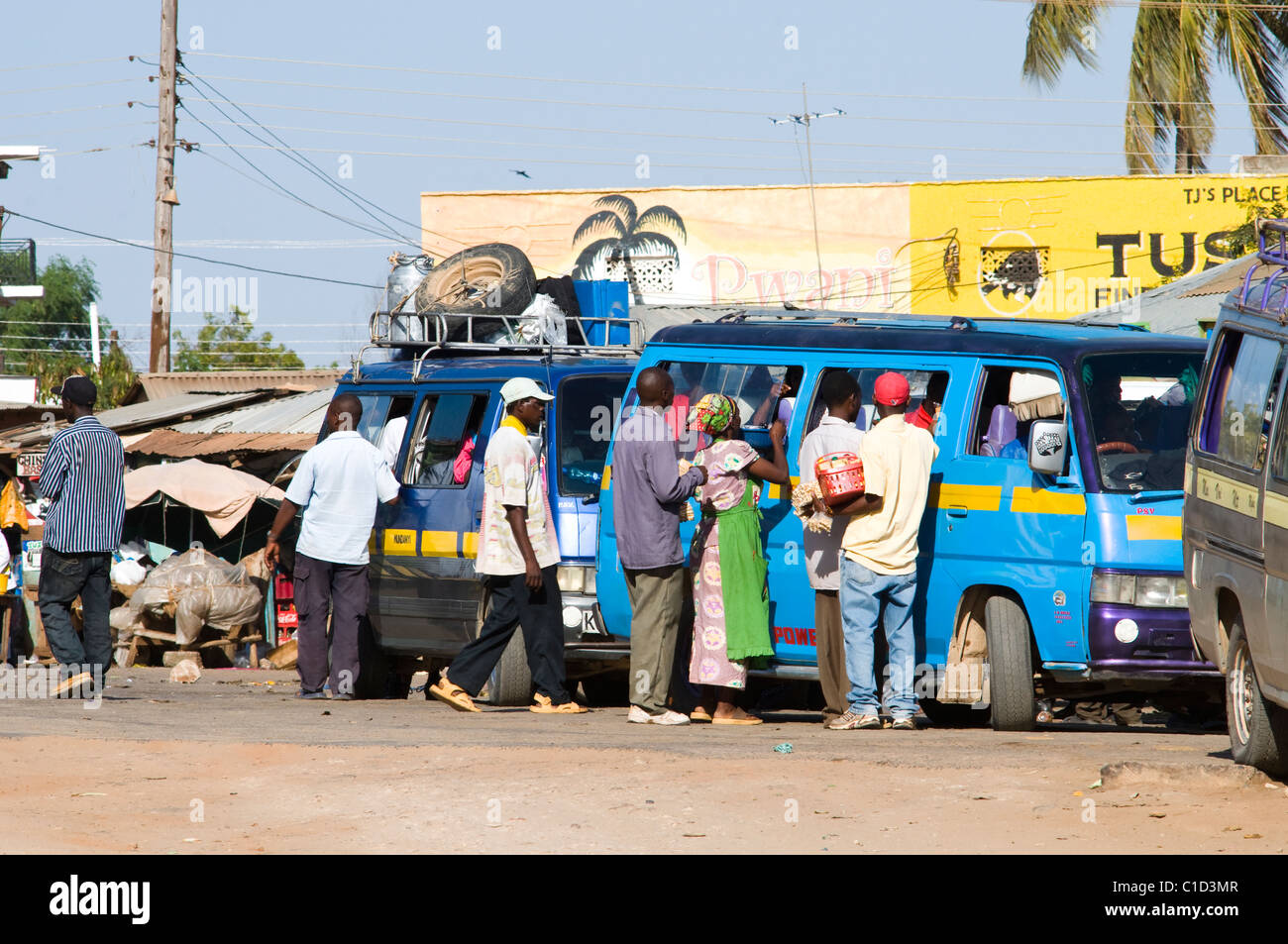 Matatus, Bus Station Voi Kenia Stockfoto