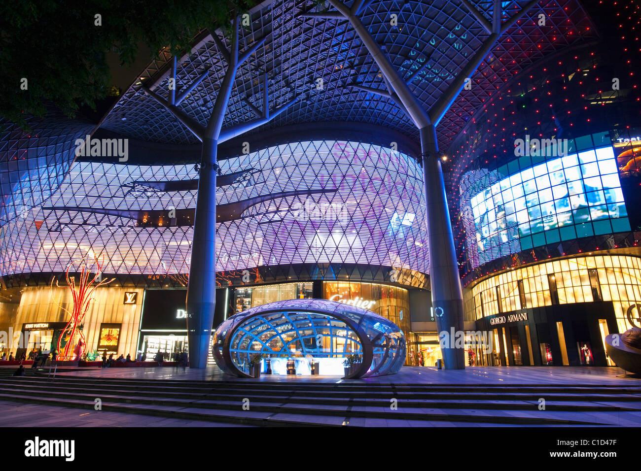 ION Orchard Mall, in der Einkaufsstraße Orchard Road, Singapur Stockfoto