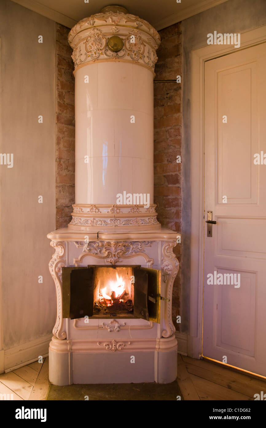 Gekachelter Herd Stockfotos und -bilder Kaufen - Alamy