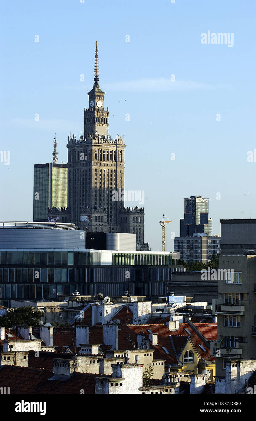 Polen, Warschau, der Palast der Kultur und Wissenschaft (sowjetischen) dominiert die moderne Stadt, ist zum Teil auf das ehemalige jüdische ghetto Stockfoto