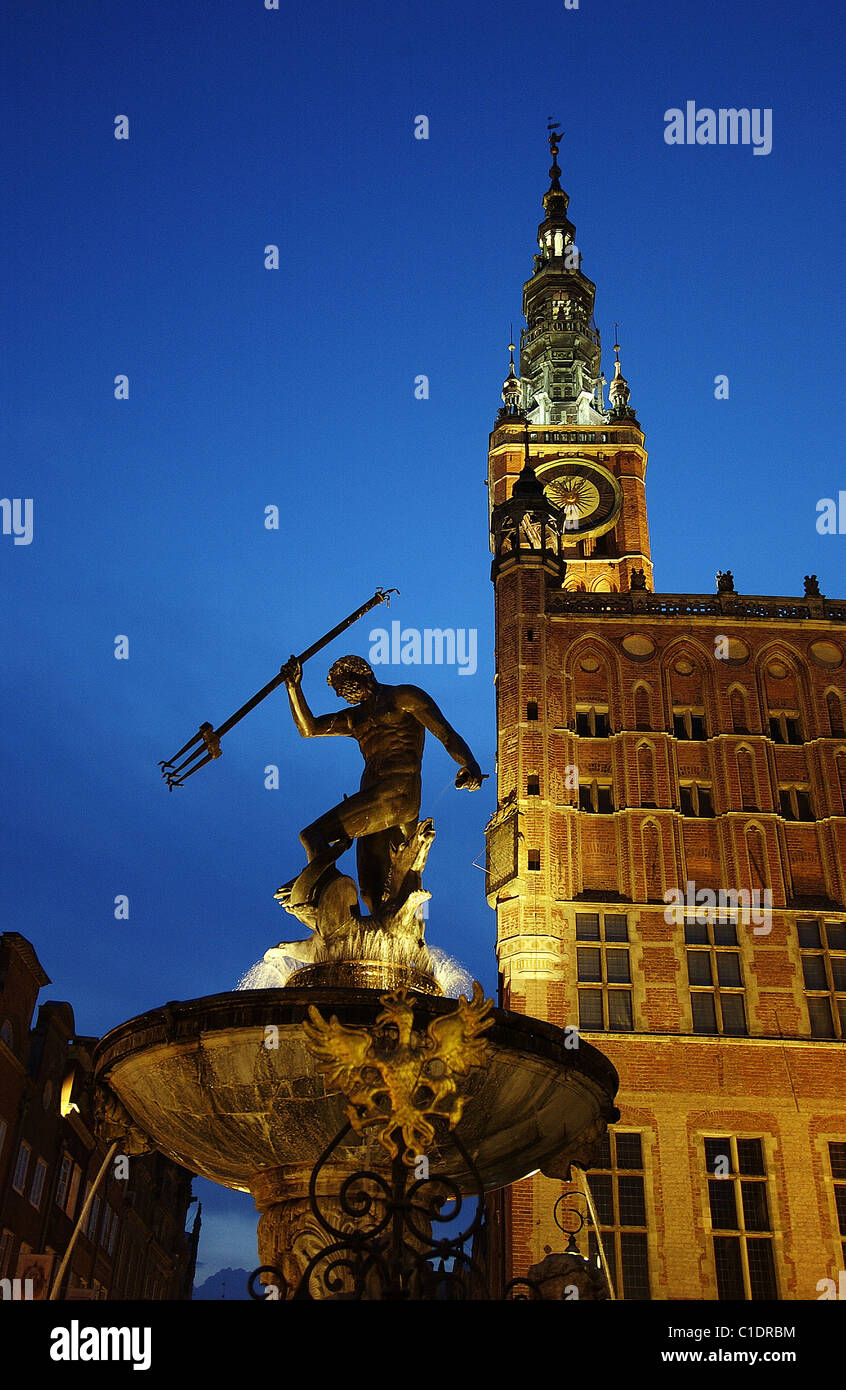 Östlichen Pommern Danzig Polen befindet sich der Neptun-Gott vor dem Rathaus auf dem Marktplatz der Länge in der Hauptsache Stockfoto