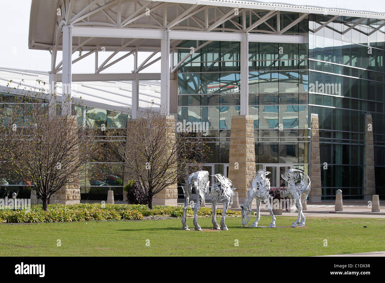 Pferd-Skulpturen vor Grand River Event Center Dubuque Iowa. Stockfoto