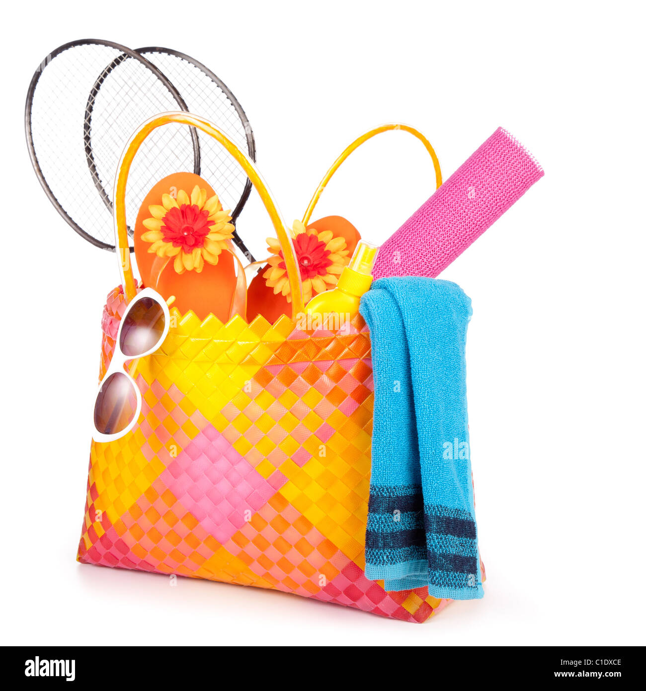 Strandtasche mit Freizeitartikel Stockfoto