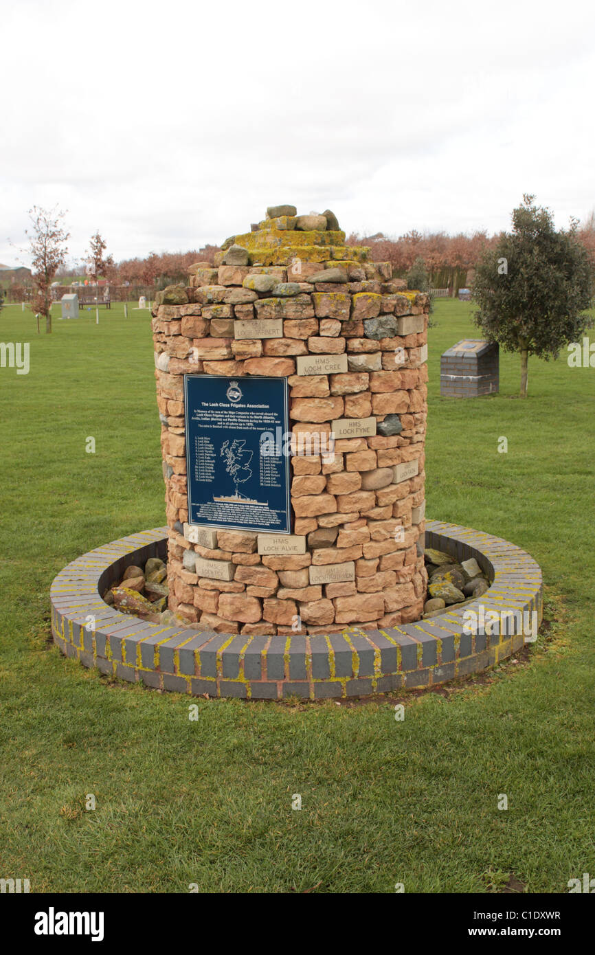 Loch-Klasse Fregatte Memorial Cairn auf der National Memorial Arboretum Alrewas UK Stockfoto