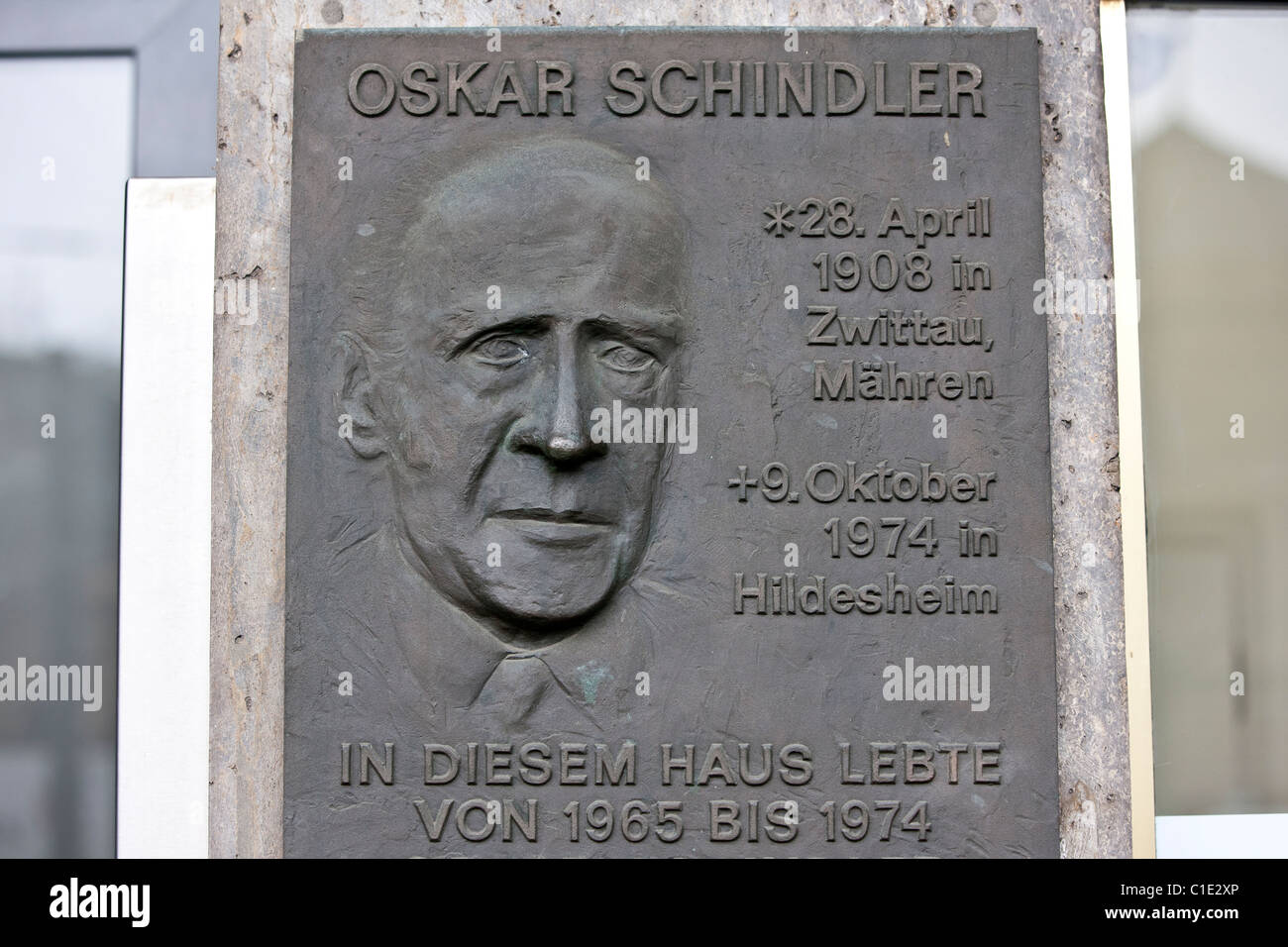 Detail-Gedenktafel in der Residenz des Oskar Schindler in Frankfurt A. M. zwischen 1965 und 1974. Stockfoto