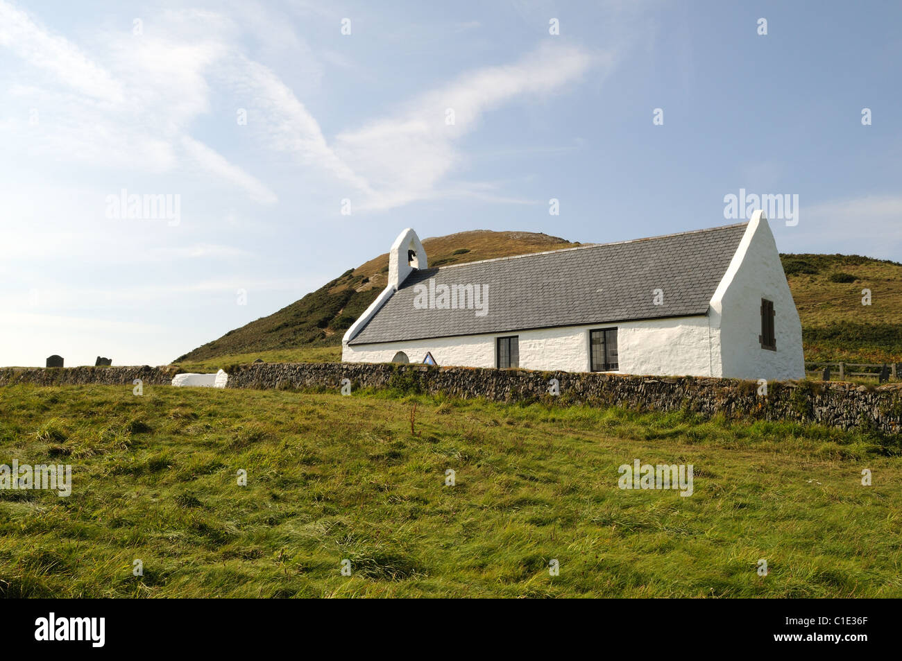 MWNT die Kirche des Heiligen Kreuzes Cardigan Bay Ceredigion Wales Cymru UK GB Stockfoto
