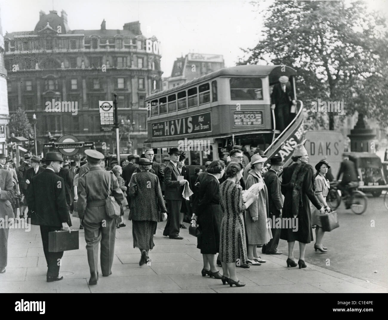 TRAFALGAR SQUARE in London, im September 1940 Stockfoto
