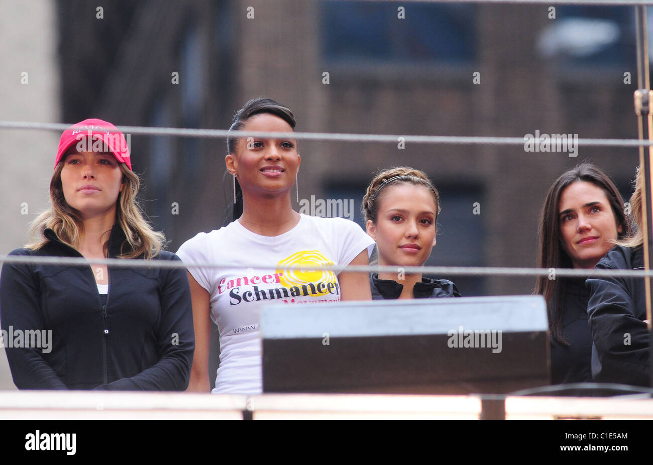 Jessica Biel, Jessica Alba EIF Revlon Run/Walk für Frauen New York City,  USA - 01.05.10 PNP Stockfotografie - Alamy