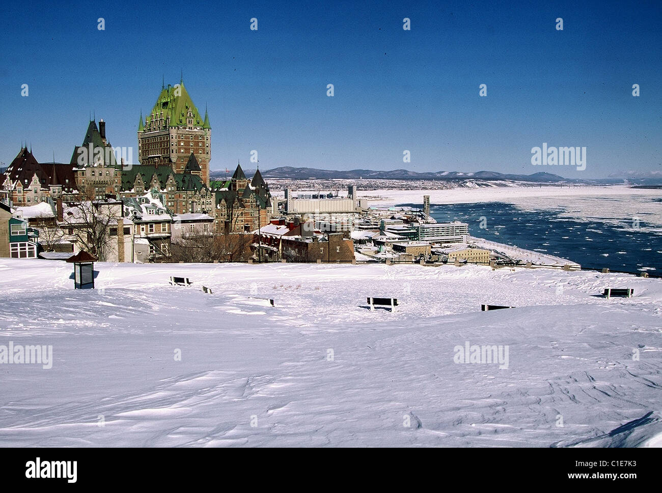 Kanada Quebec Provinz Quebec City Altstadt aufgeführt Welterbe von UNESCO Altstadt & Chateau Frontenac von den Ebenen der Stockfoto