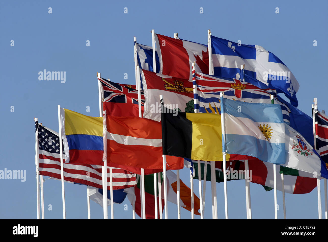 Kanada, Fahnen des internationalen Wettbewerbs der Schneeskulptur der Karneval von Québec (Stadt) Stockfoto
