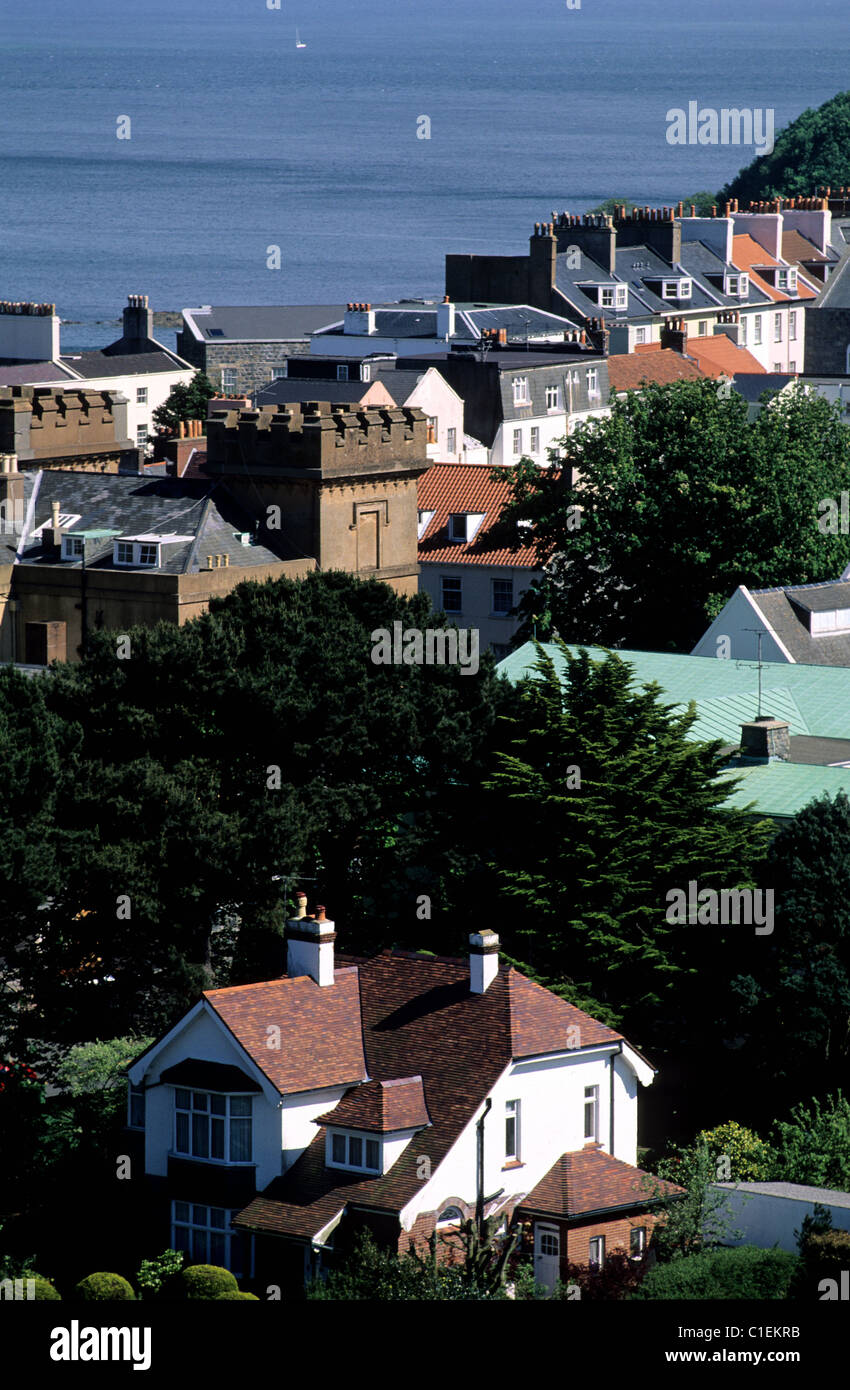 Vereinigtes Königreich, Kanalinseln, Insel Guernsey, Mischung aus architektonischen Stile in St-Pierre-Port Stockfoto