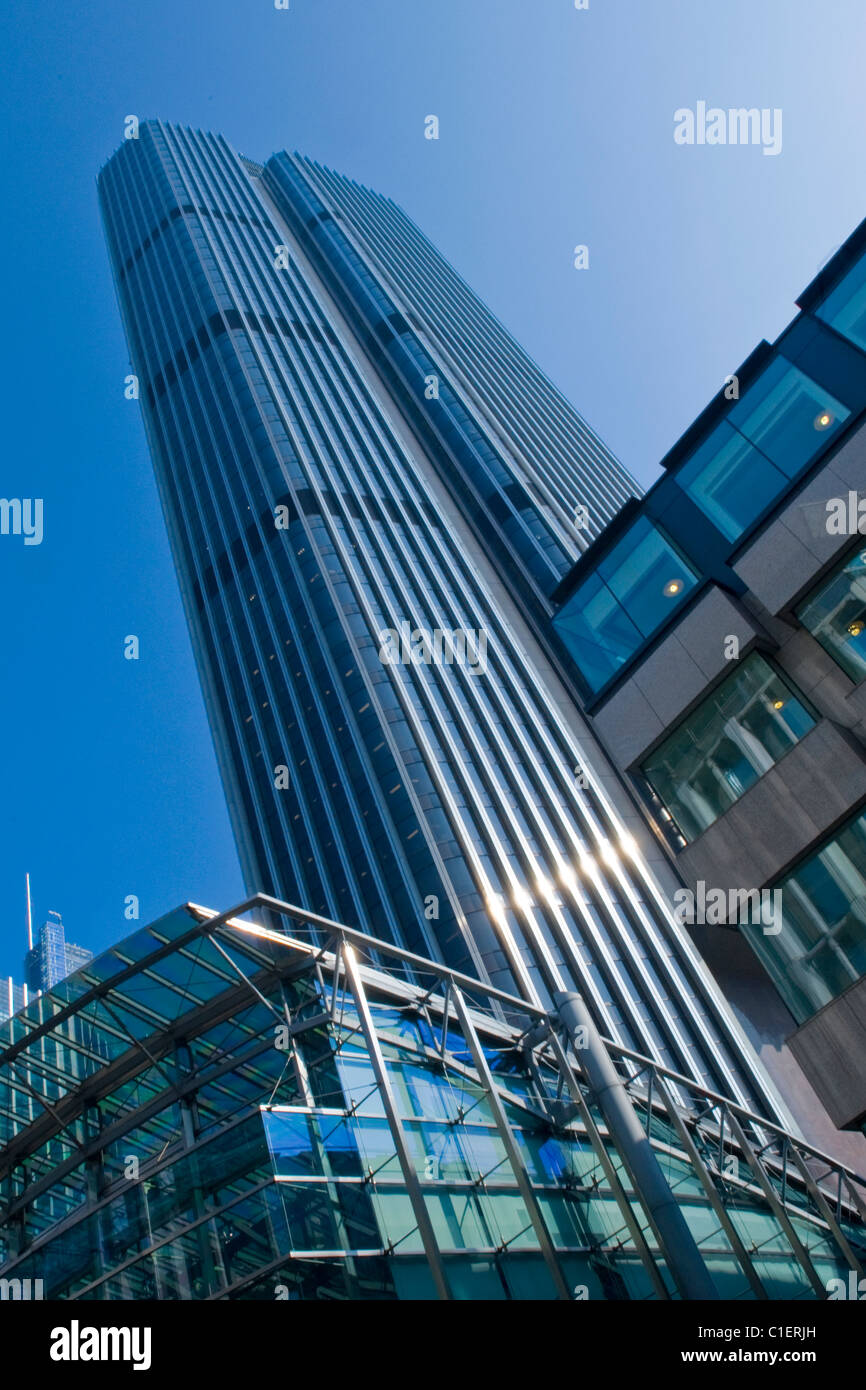 City of London, Tower 42 aka der NatWest Tower, erbaut 1979 & 600 Füße, Heimat von Gary Rhodes Restaurant Rhodos 24 & Vertigo 42 Stockfoto