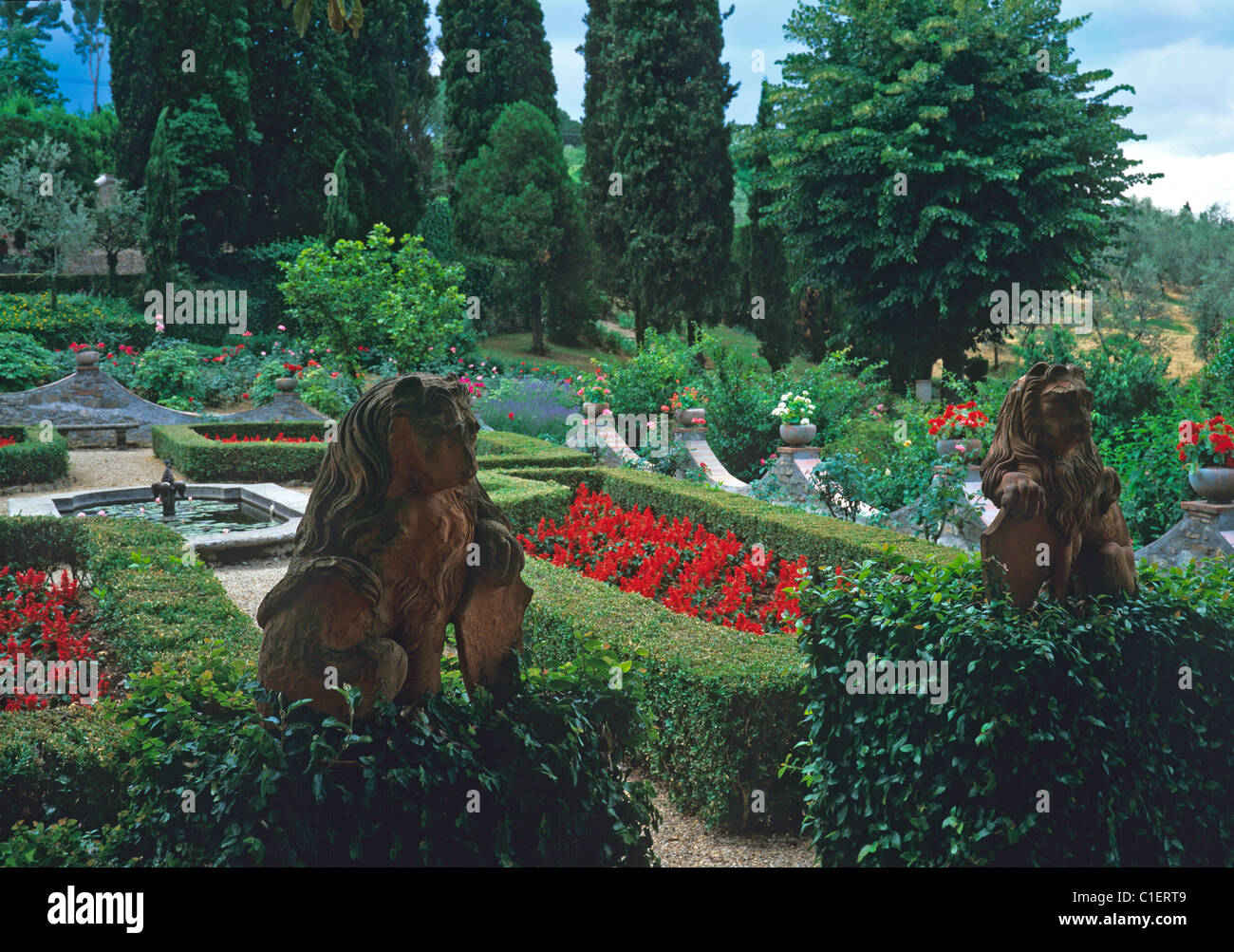 Die Villa Arrighetti ein moderner Garten im toskanischen Stil Stockfoto