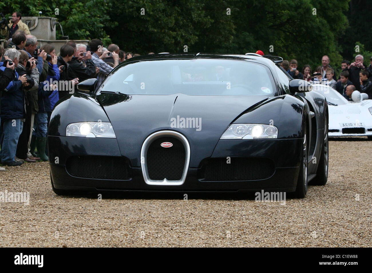 Bugatti Veyron EB110 16.4 Supercar erfreut das Publikum auf einer Wiltshire Car Show UK. Stockfoto