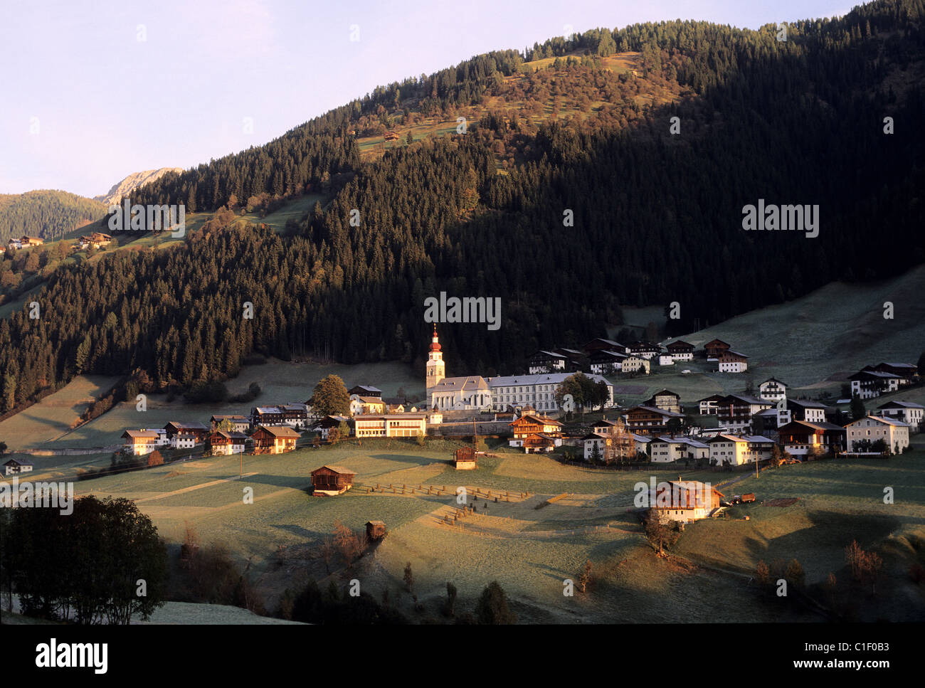 Österreich, Tirol, Lesachtal-Region, Dorf und Tal von Maria Luggau Stockfoto