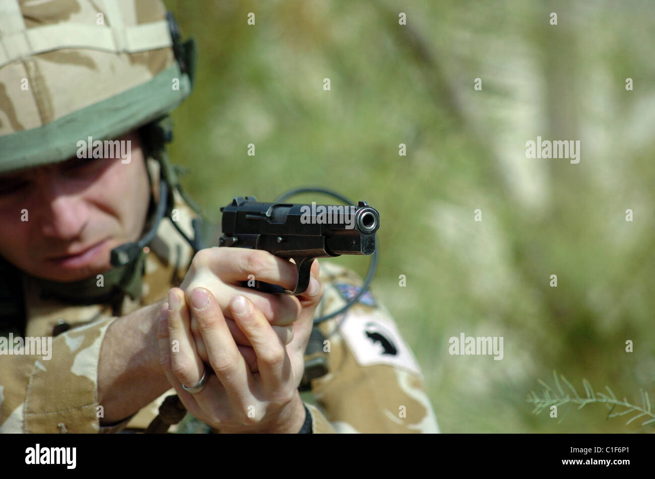 Browning Hi-Power Pistolen wurden während des zweiten Weltkrieges durch die Alliierten und die Streitkräfte der Achse verwendet. Nach der Besetzung von Belgien 1 Stockfoto