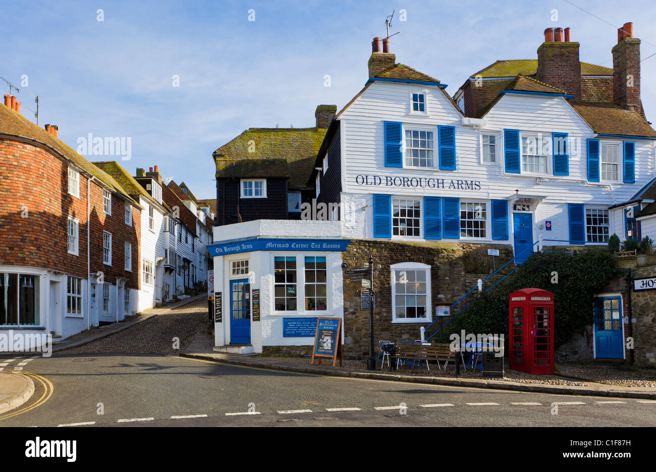 Die alten Borough Arms und Mermaid Street, Roggen East Sussex. Stockfoto