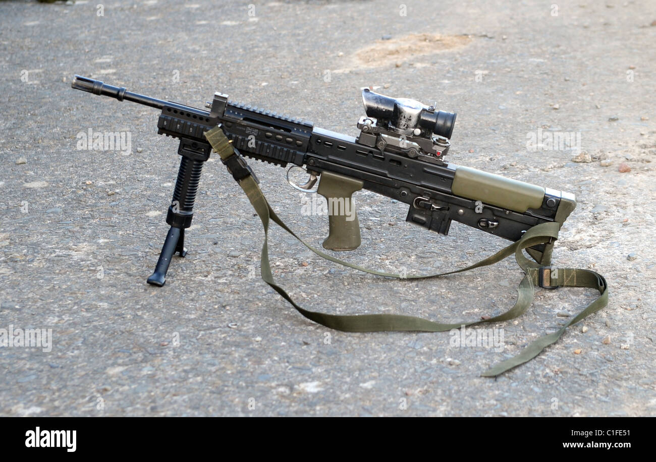 Das SA80 (Small Arms für die 1980er Jahre) ist eine britische Familie von Kleinwaffen 5,56 mm. Es ist eine selektive Feuer, Gas-operated Waffe. SA80 Stockfoto