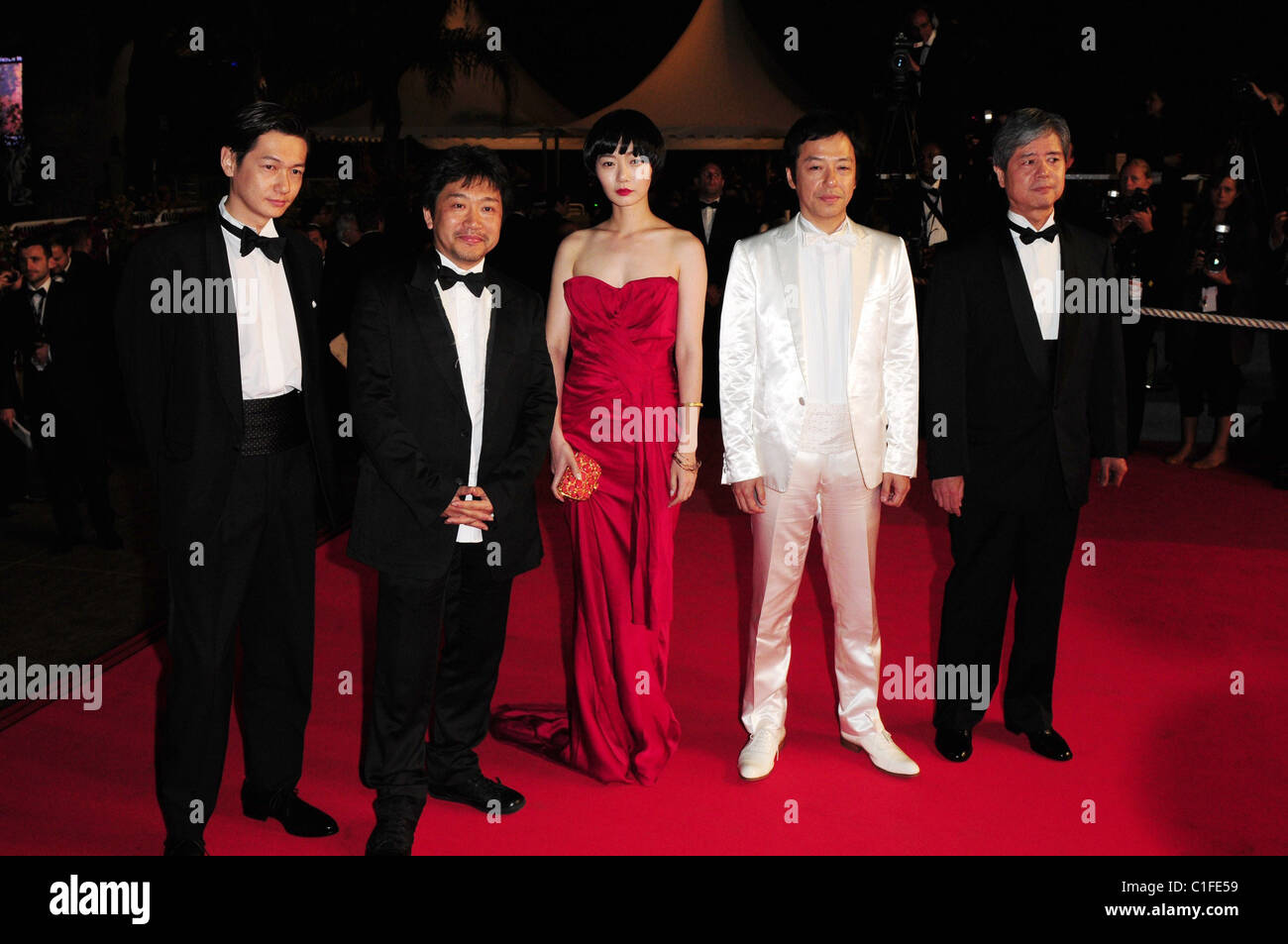 Arata, Hirokazu Kore-Eda, Bae Doo-Na und Itsuji Itao 2009 Cannes International Film Festival - Tag 2 "Kuki Ningyo" (Air Doll) - Stockfoto