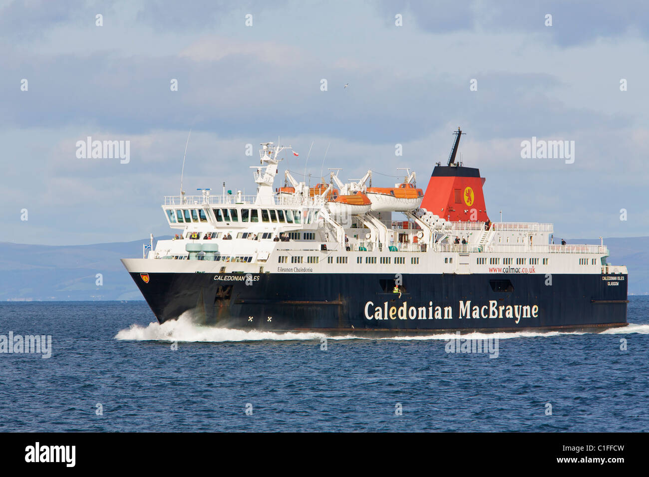 Die MS Caledonian Isles Fähre über den Firth of Clyde von Ardrossan nach Brodick auf der Insel Arran. Stockfoto