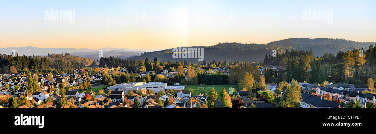 Typische vorstädtischen Wohngebiet in Nordamerika Panorama Stockfoto