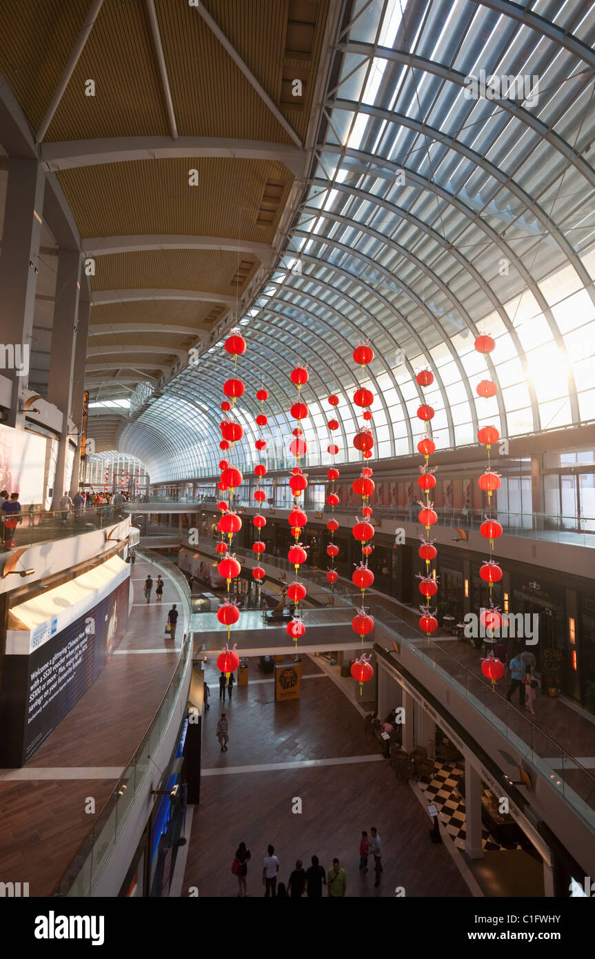 Die Shoppes at Marina Bay Sands - ein Einkaufszentrum in der Marina Bay Sands Hotel & Casino-Komplex.  Marina Bay, Singapur Stockfoto