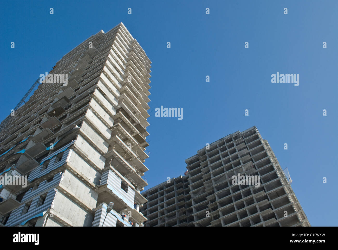 Zwei Gebäude Stockfotos und -bilder Kaufen - Alamy