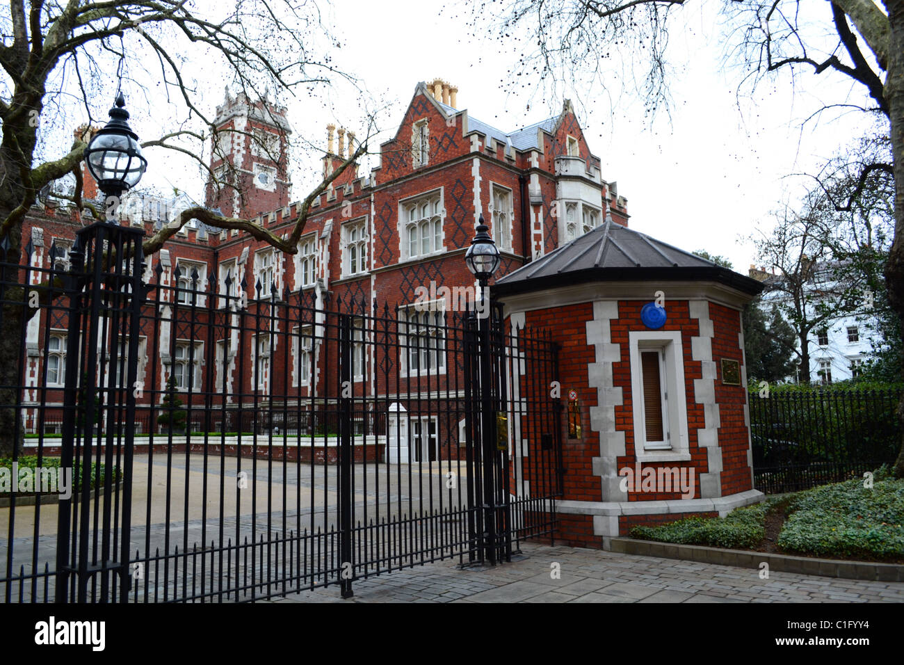 Elegante rote Ziegel Wohnungen, Fulham Road, Kensington & Chelsea, London, UK ARTIFEX LUCIS Stockfoto