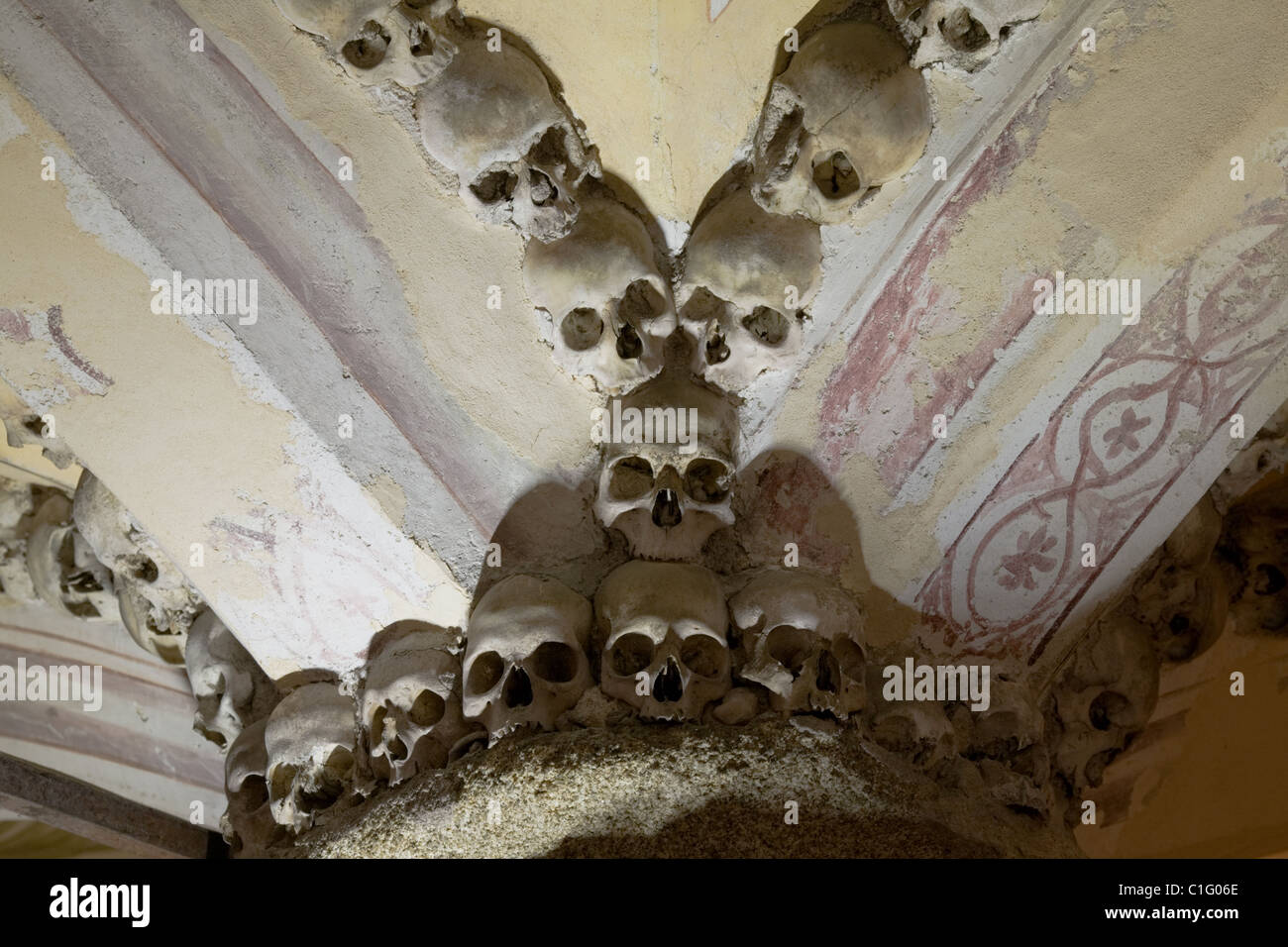Kapelle der Knochen, Capela Dos Ossos, gebaut von Franziskaner Mönch im 16. Jh., Evora, Portugal Stockfoto