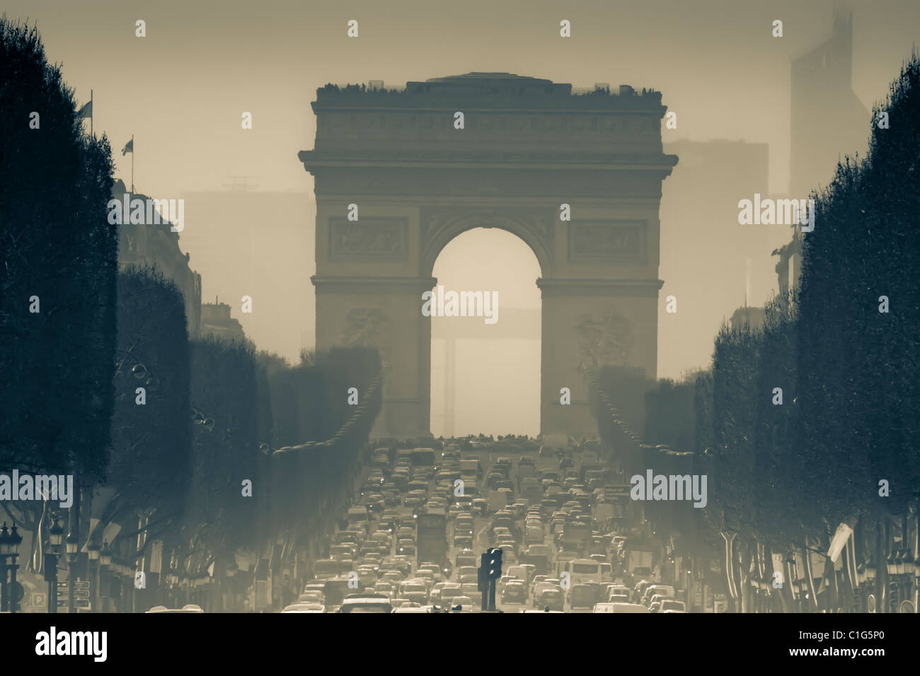 Triumphal Bogen oder Arc de Triomphe und Champs-Elysées. Paris, Frankreich. Stockfoto