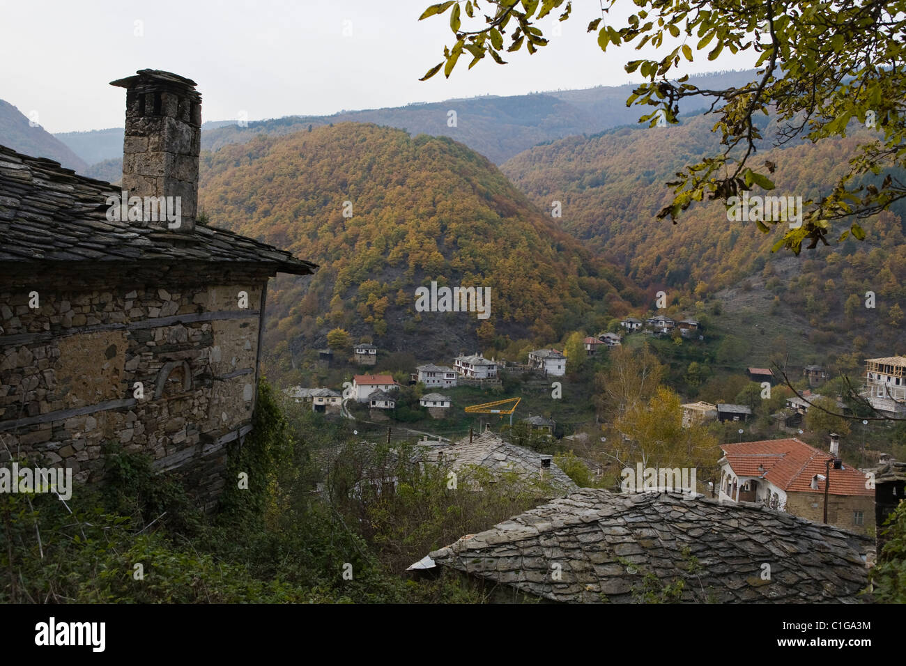 Kosovo Dorf, in der Nähe Balneological Complex Narechenski bani, Smolyan Bezirk, alte bulgarische Architektur, Osteuropa Stockfoto