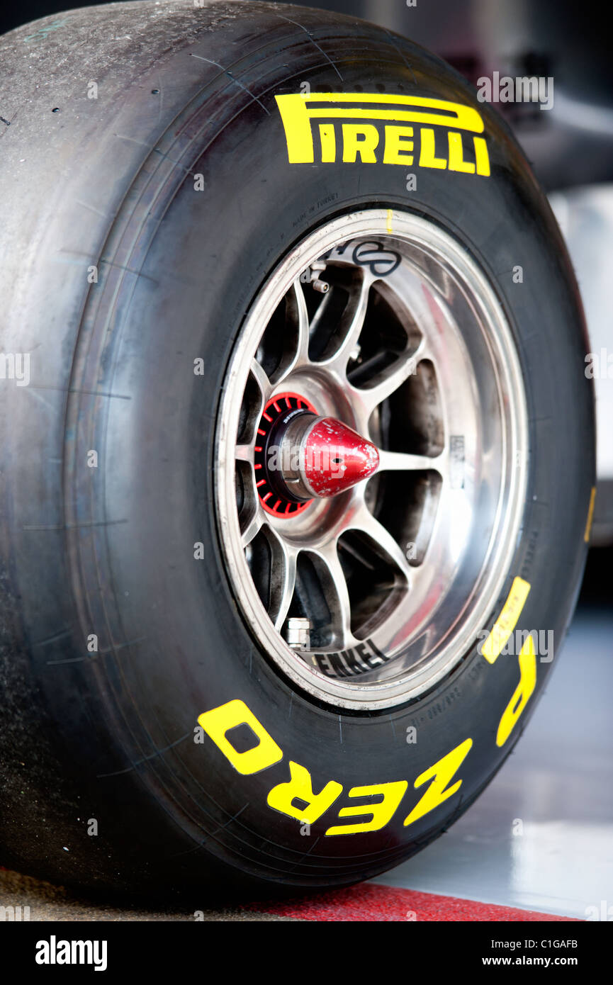 Pirelli Reifen, Formel-1-Test-Sitzungen auf dem Circuit de Catalunya in der  Nähe von Barcelona Stockfotografie - Alamy