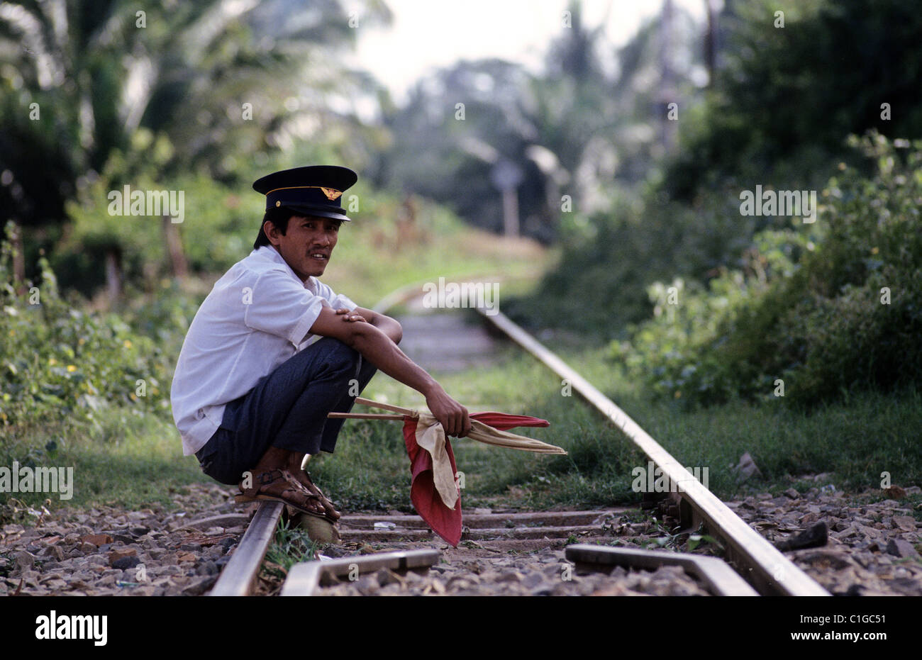 Vietnam, Wächter der Bahnübergang auf der wichtigsten Eisenbahnlinie, die von Saïgon nach Hanoi Stockfoto