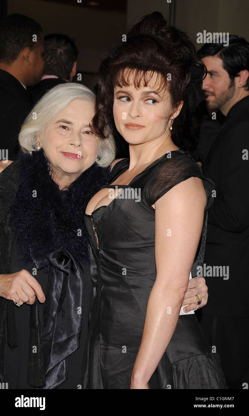 HELENA BONHAM CARTER UK Schauspielerin mit ihrer Mutter im März 2011. Foto Jeffrey Mayer Stockfoto