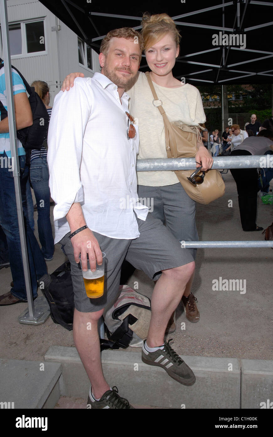 Sebastian Bezzel, Johanna Christine Gehlen Charity-Fußballspiel zwischen FC St. Pauli Allstars Stadium SC Victoria Hamburg Stockfoto