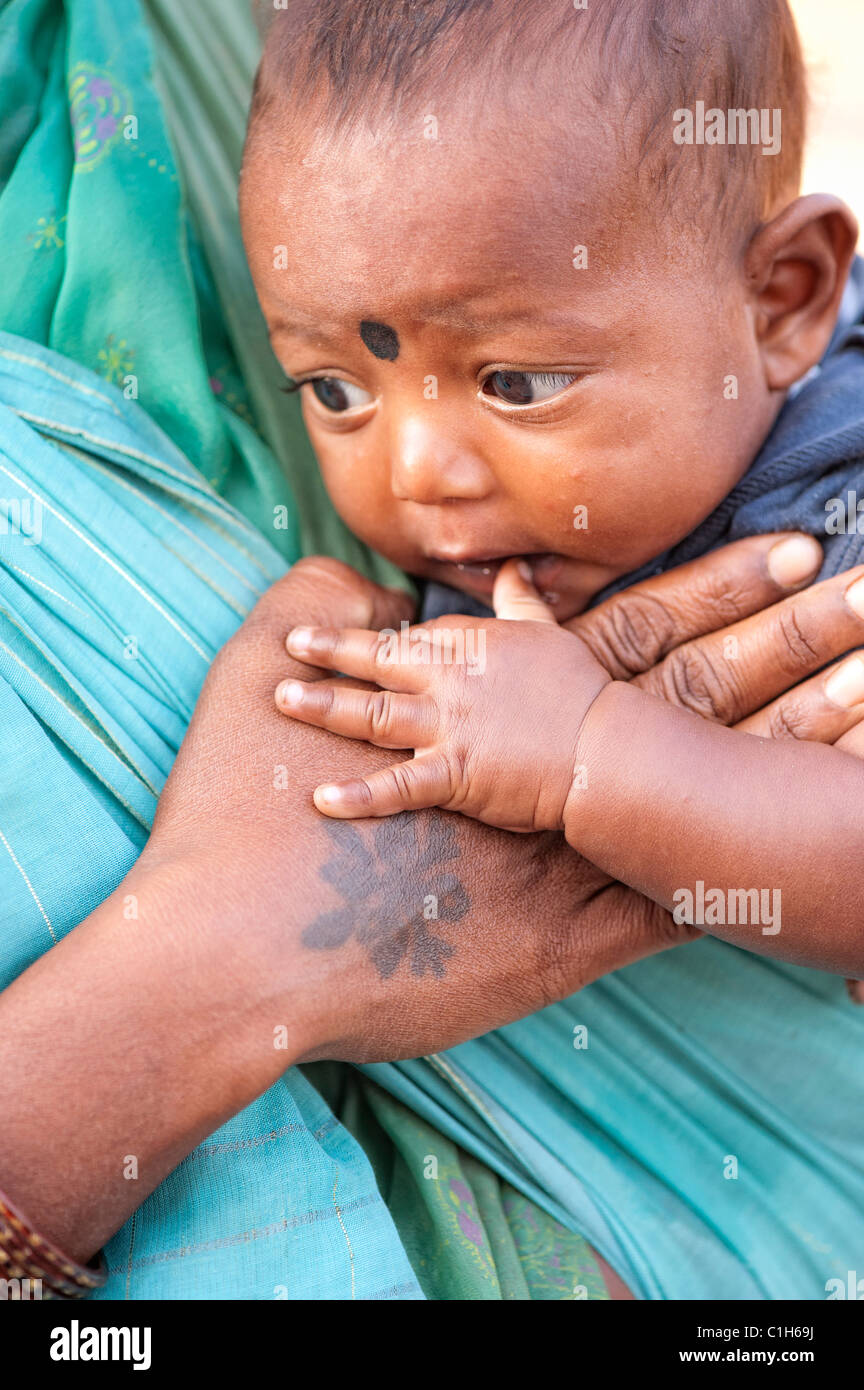 Mama und baby indien -Fotos und -Bildmaterial in hoher Auflösung – Alamy