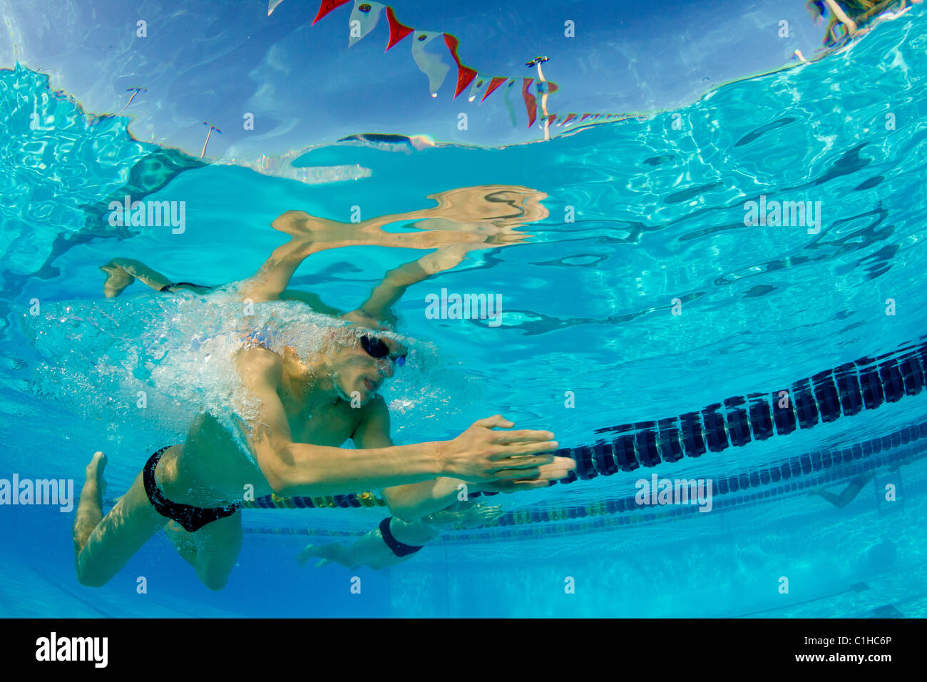 College-Schwimmer Brustschwimmen während Orange Schüssel schwimmen Classic Wettbewerb zu tun. Stockfoto