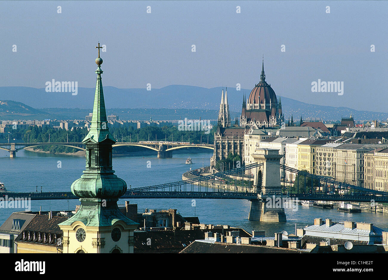 Ungarn, Budapest, Danubia, Bild von Buda in Richtung Pest Ketten Brücke, Regierungsgebäude, Parlament Stockfoto