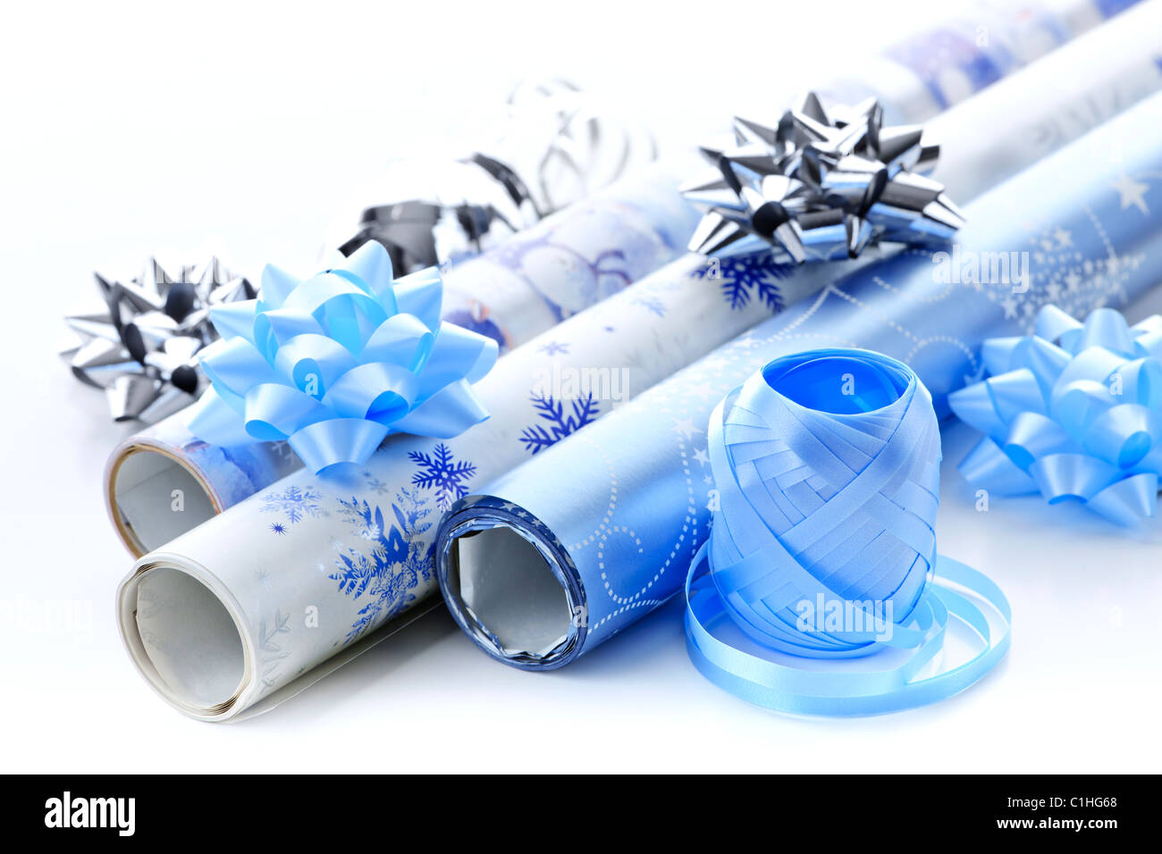 Silber Geschenkpapier Stockfotos Und Bilder Kaufen Alamy
