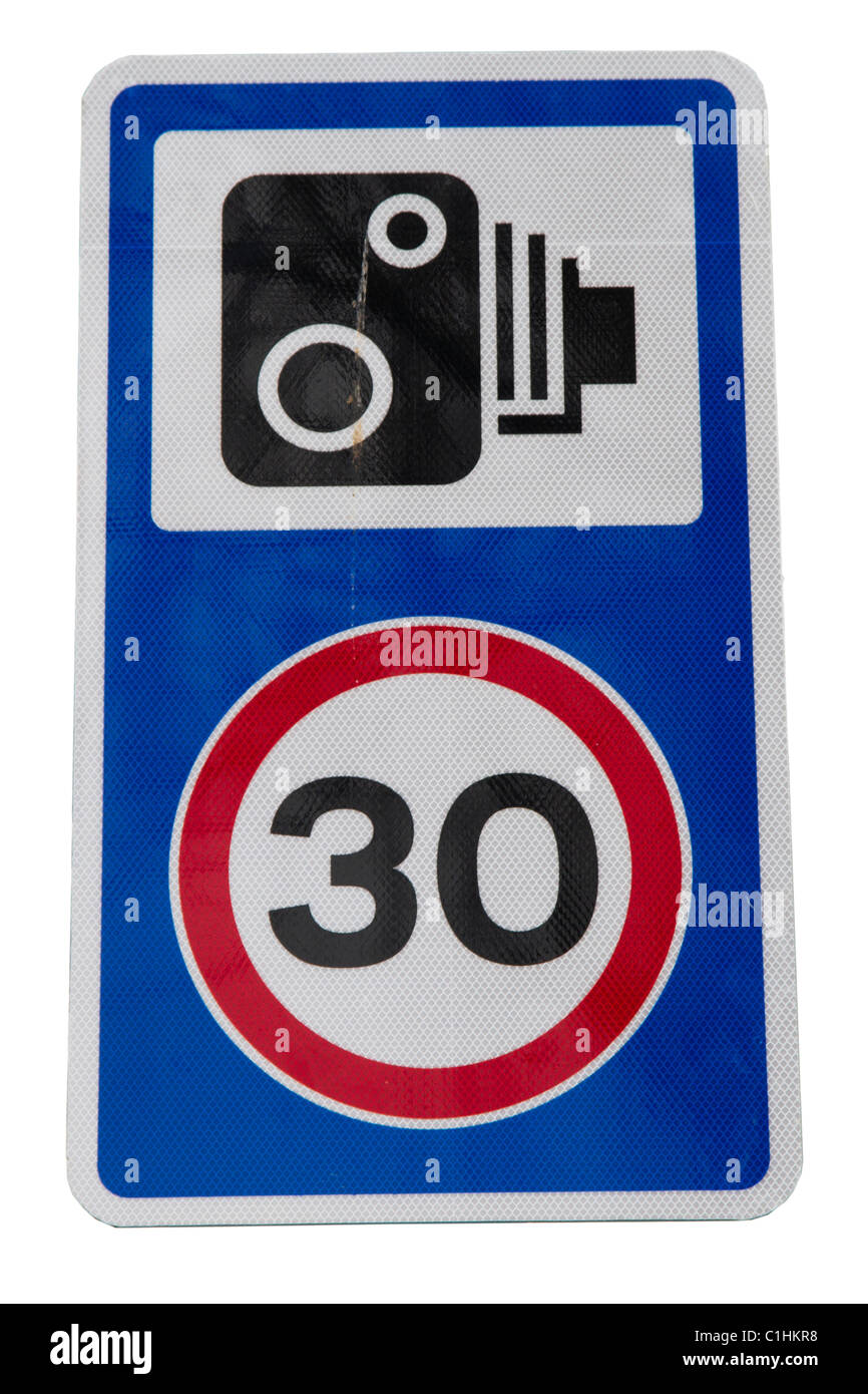 Sie Fahren Mit 30 Km H 30mph geschwindigkeitszeichen -Fotos und -Bildmaterial in hoher